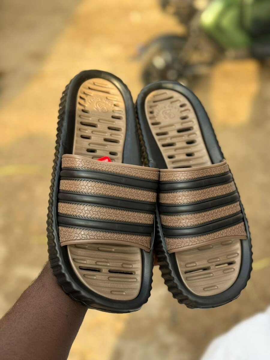 Claquettes confortables pour hommes