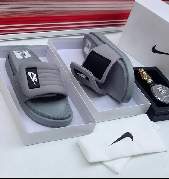 Claquettes Nike confort