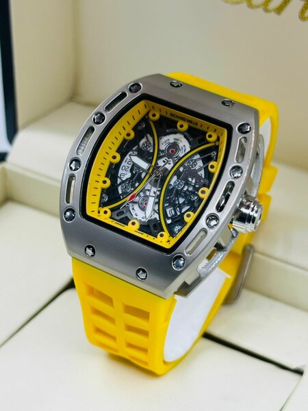 Montre sport squelettée