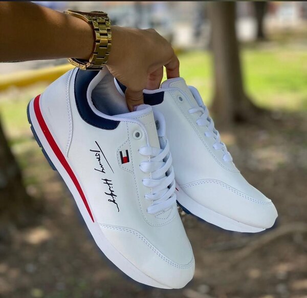 CHAUSSURES TOMMY