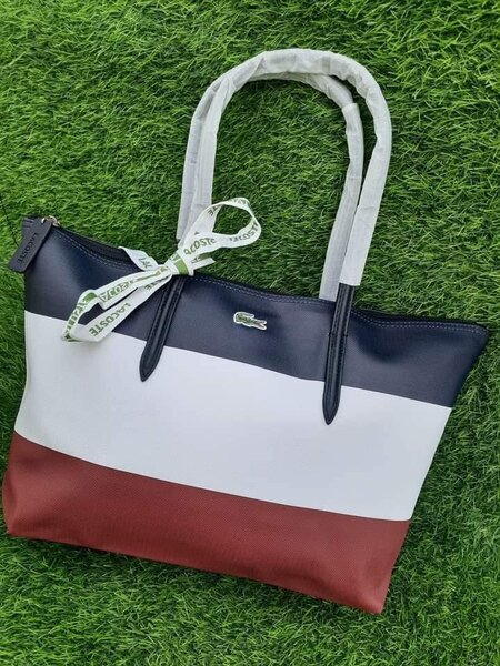 Sac cabas Lacoste moderne