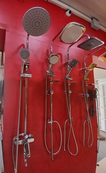 Système de Douche Moderne