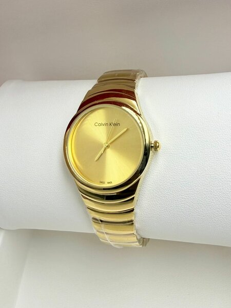 Montre en Acier Inoxydable Dorée