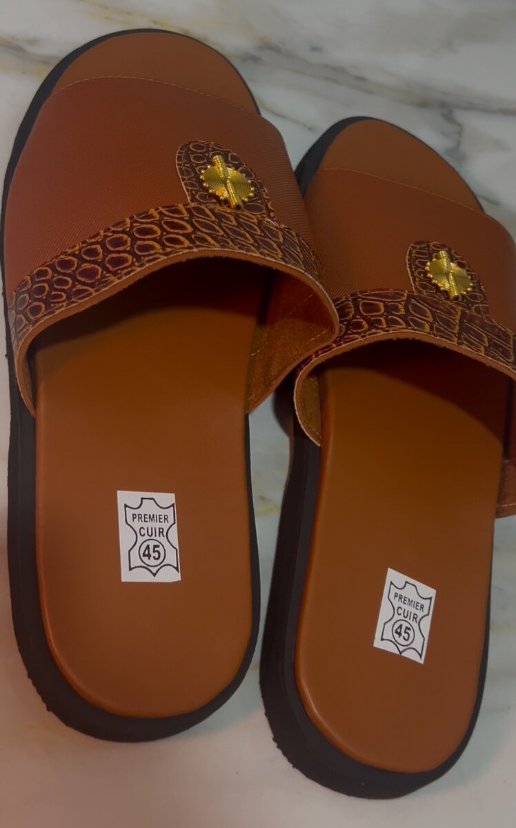 Sandales en cuir marron homme