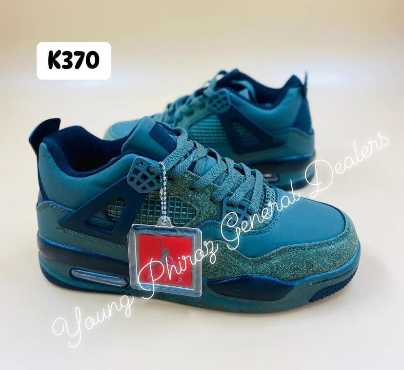 Good Quality Sneakers Size: 40-45 