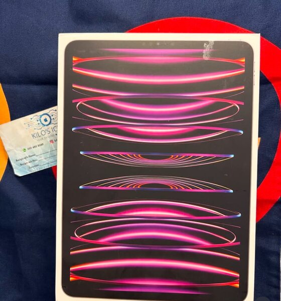 BRAND NEW APPLE IPAD PRO 11INCHES 256GB WIFI + CELLULAR SIM