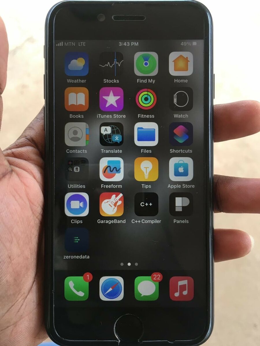iPhone SE 3 locked