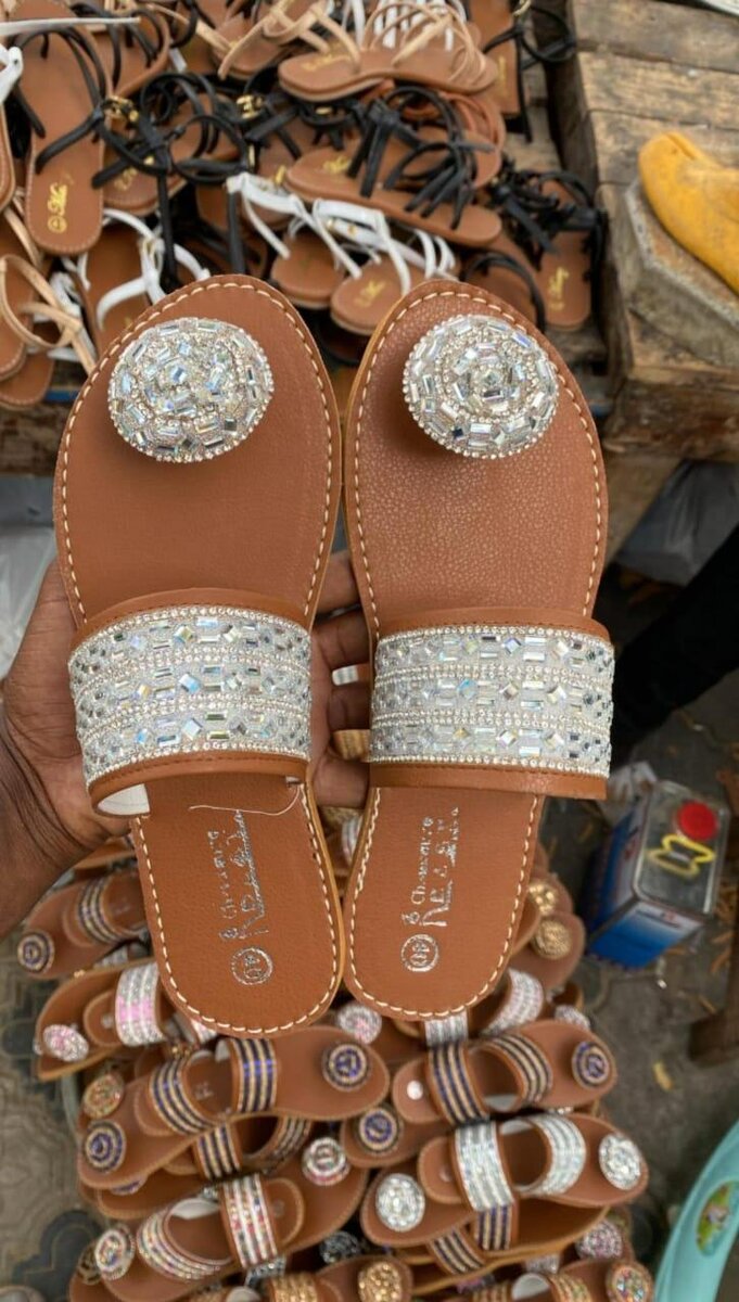 Sandales tradi-moderne