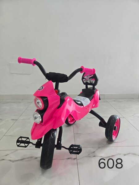 Tricycle rose enfant