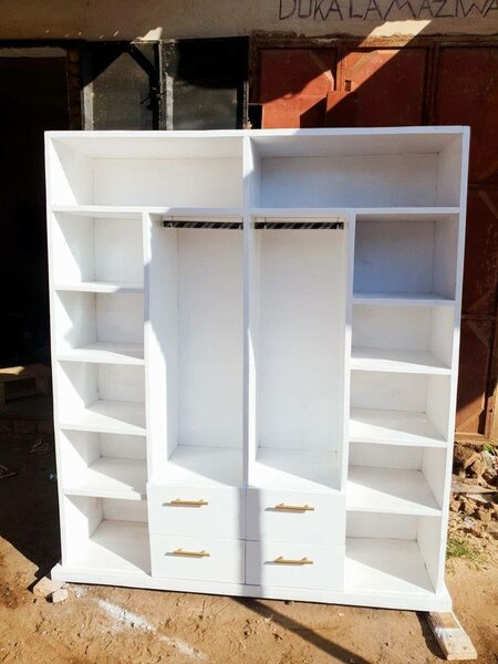 Armoire moderne blanche