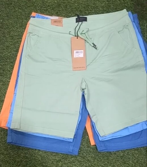 Quality 👌 👌 and beautiful 😍 ❤ shorts 😍 Sizes: 6-18yrs green