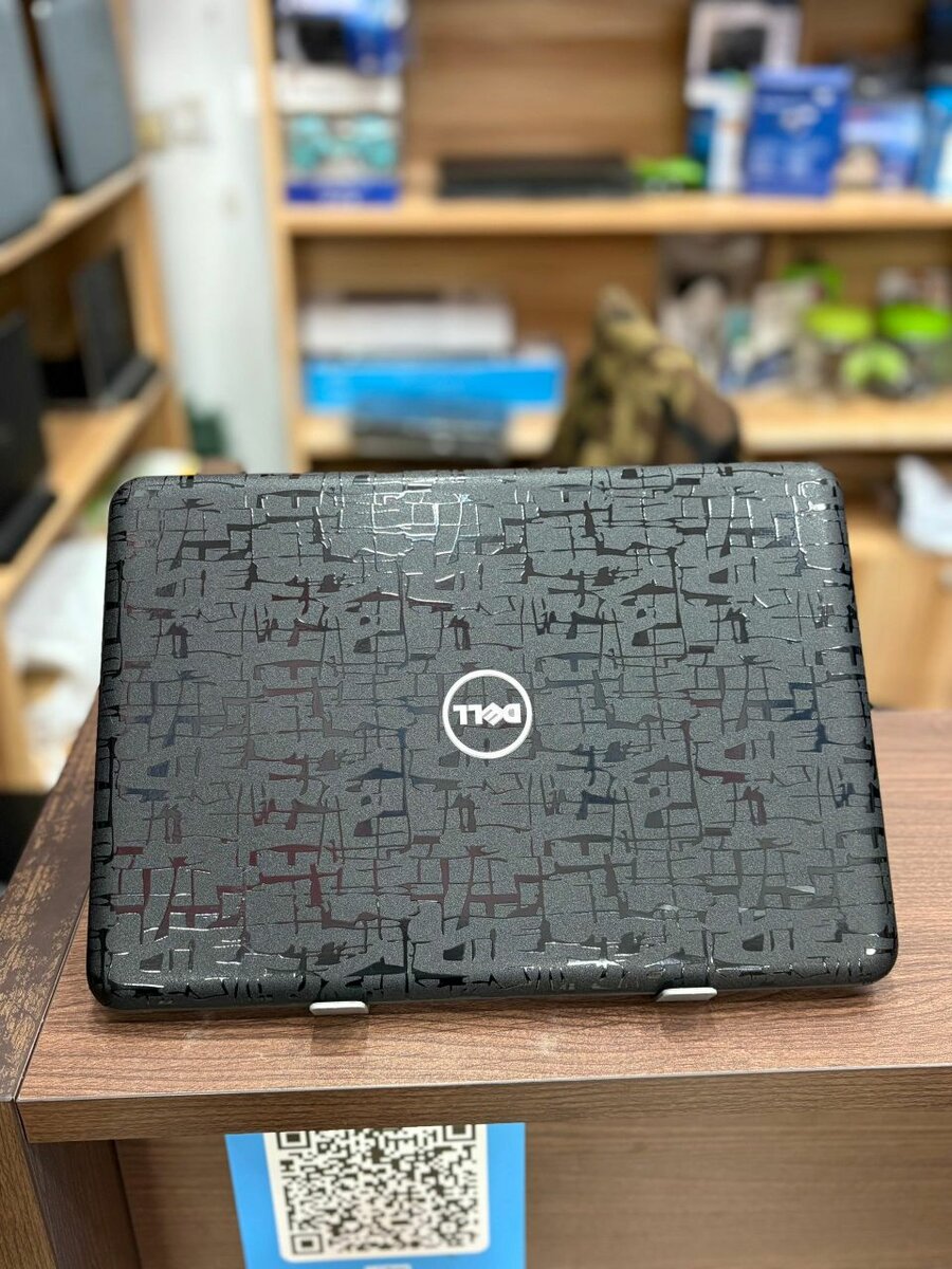 Dell Latitude E3300