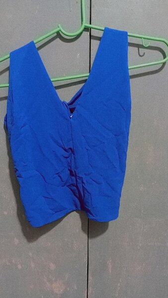 Top court bleu pour femme