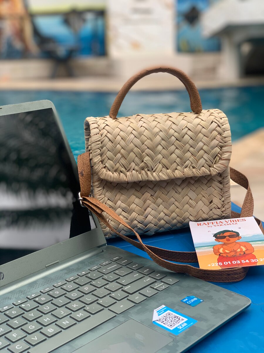 Sac en raphia élégant