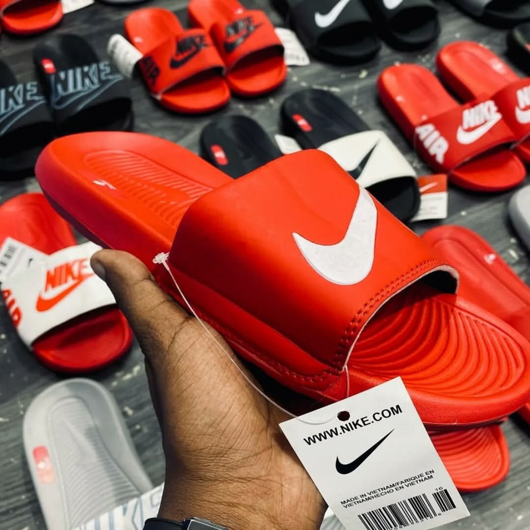 Nike flip flops