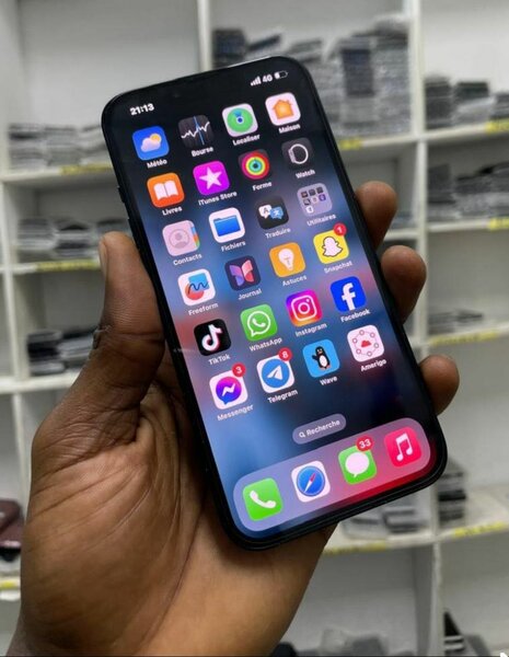 iPhone 128Go Noir Premium