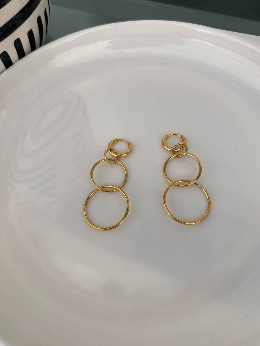 Boucles d'oreilles pendantes dorées