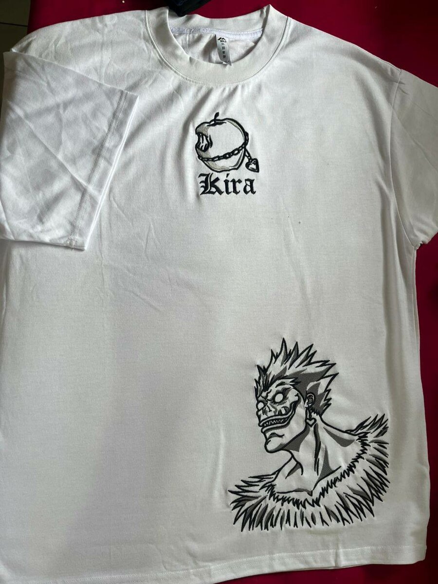 T-shirt brodé personnage anime