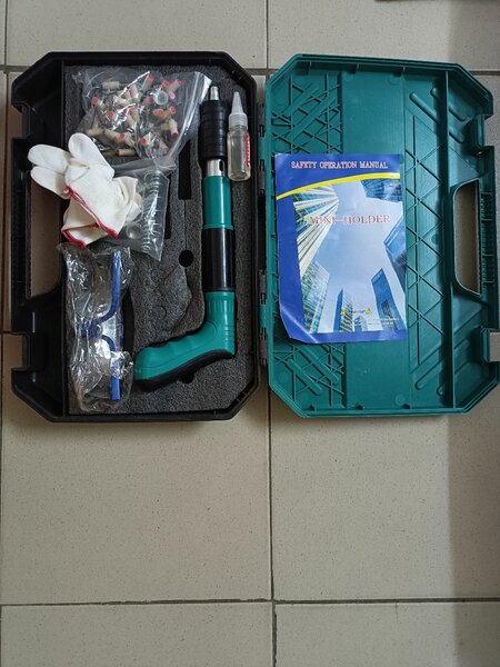 Perceuse à percussion électrique