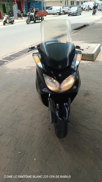 Moto scooter disponible