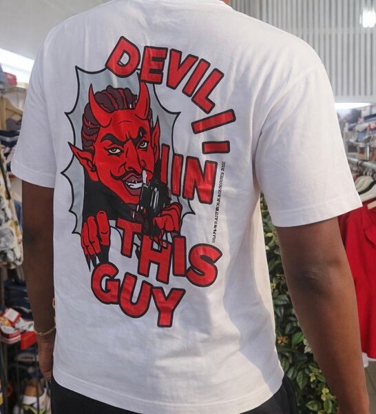 T-shirt graphique originale