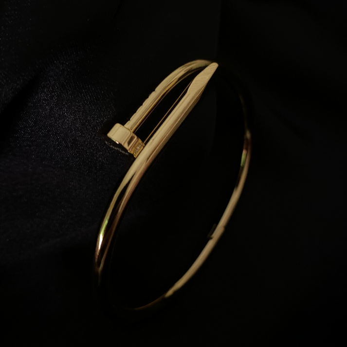 Nail Ct handcuff bracelet