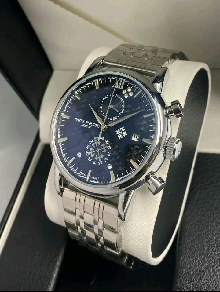 Montre en acier inoxydable élégante