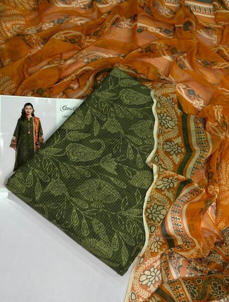 Lady's 3pc Unstich Suit Lawn Colection 2025