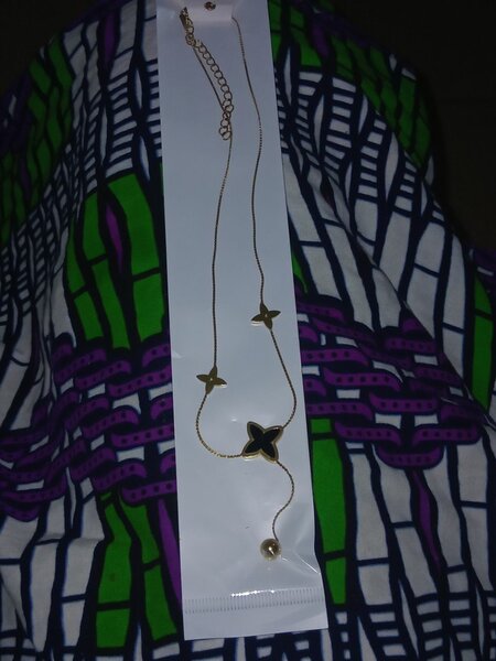 Collier élégant pendentif étoile