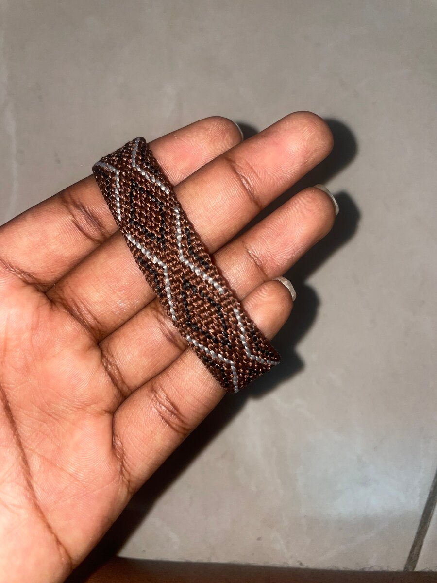 Bracelet en corde tissée