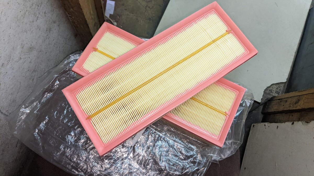 AUDI Q5 , AUDI Q3 ,VW TIGUAN & VW TOURAN Engine Air Filter