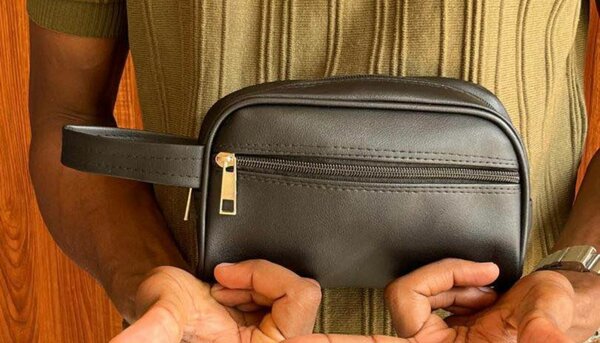 Pochette pour homme
