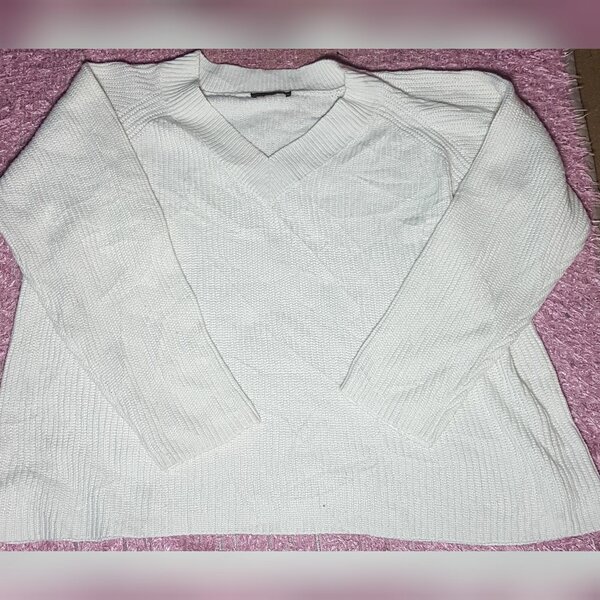 Pull en maille V col homme