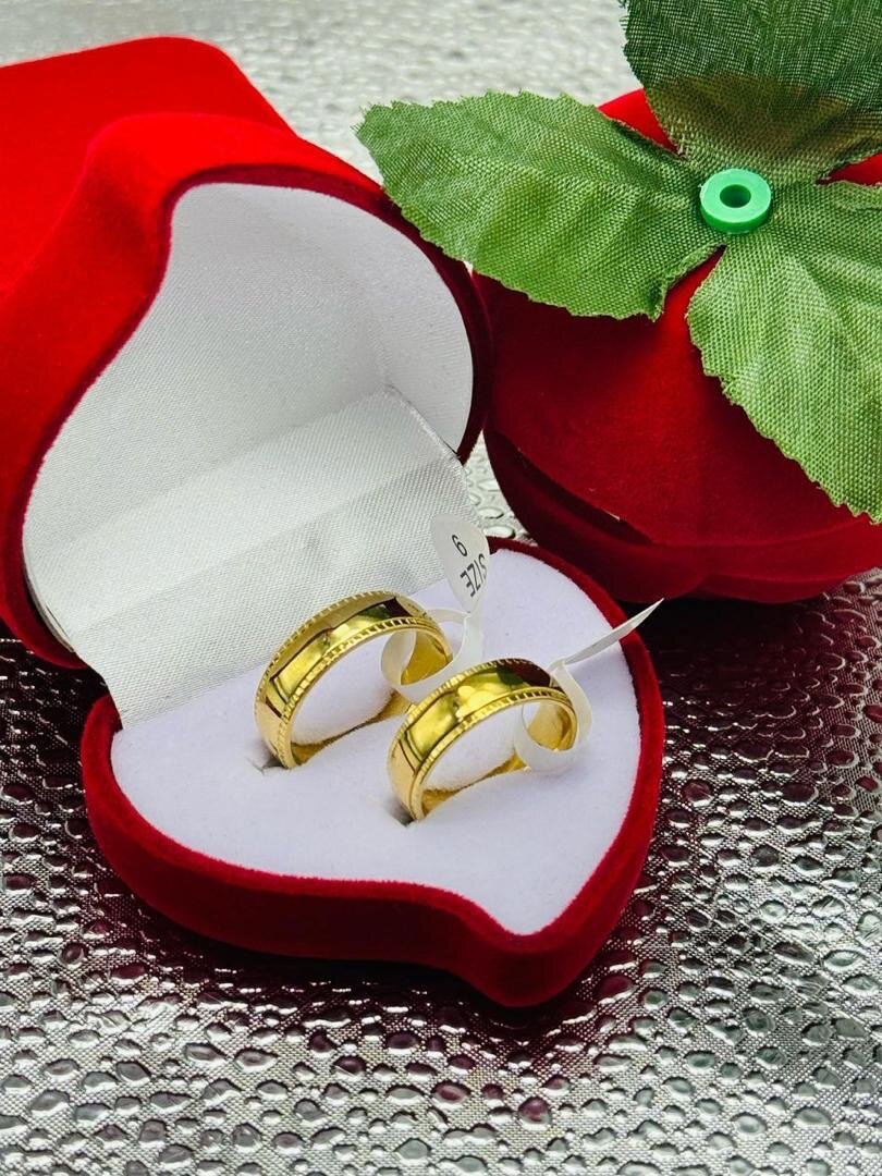 Elegant Gold Wedding Rings