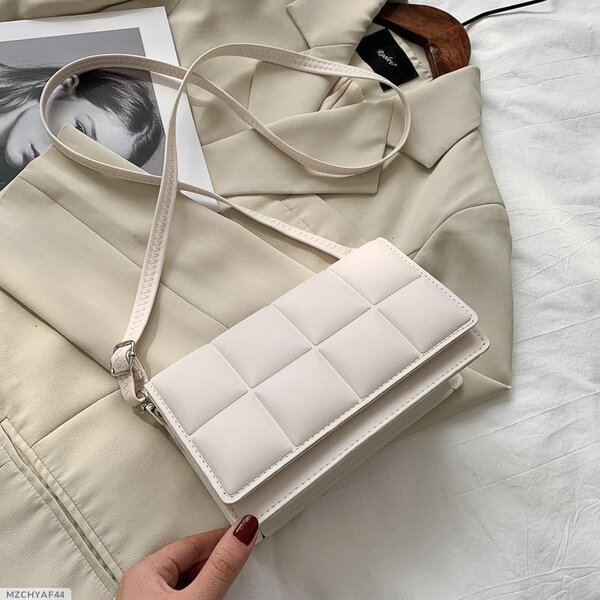 Material: Leather & Fabric