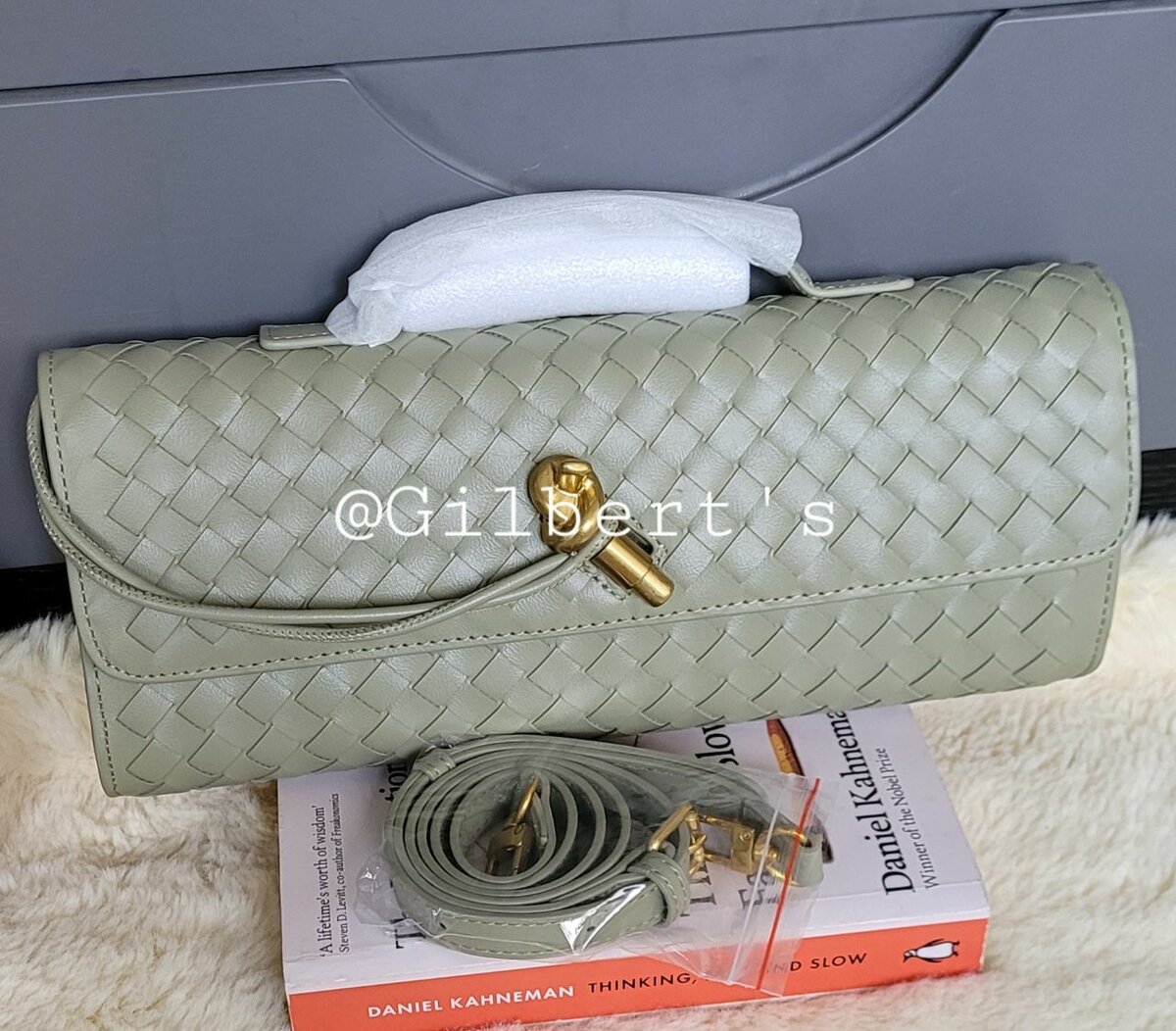 Curve green handbags