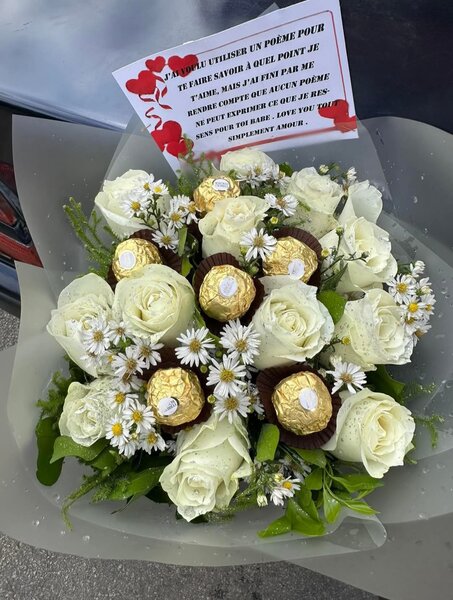 Panier Cadeau Roses et Chocolats