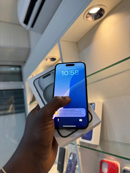 iPhone 15 simple 128GB