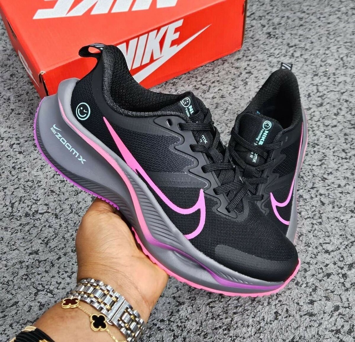 NIKE ZOOM X