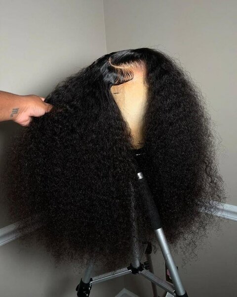 Perruque bouclée naturelle