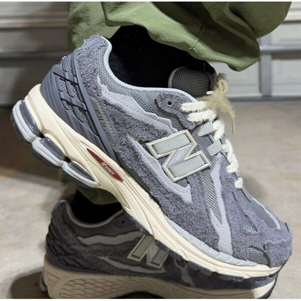 Baskets en daim grises