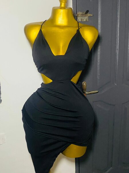 Robe noire élégante soirée