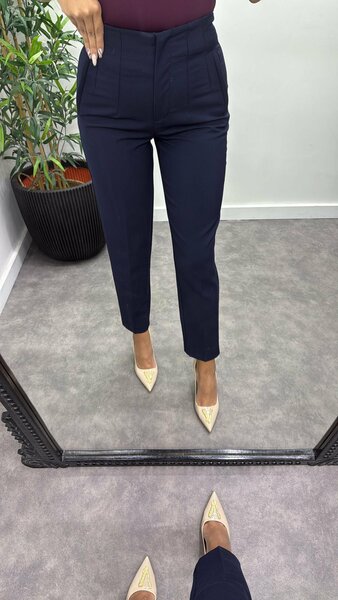 Pantalon bleu élégant femme
