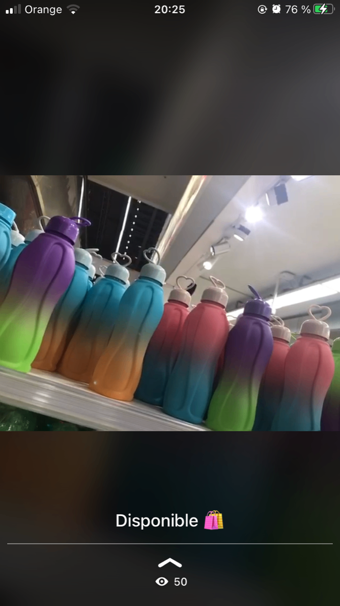 Bouteilles d'eau couleur dégradé