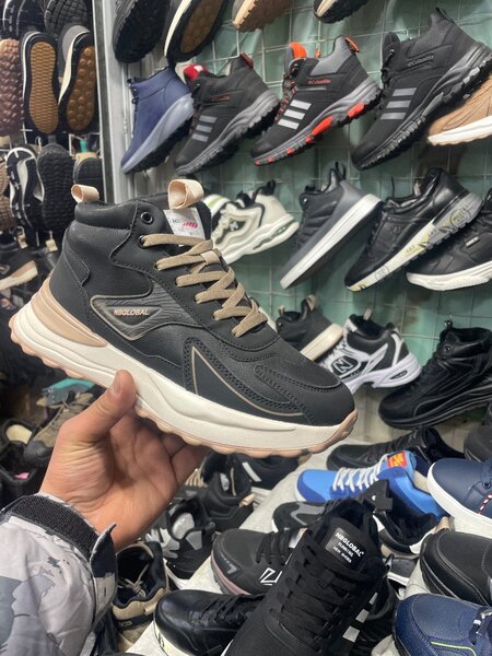 Мужские зимние  кроссовки