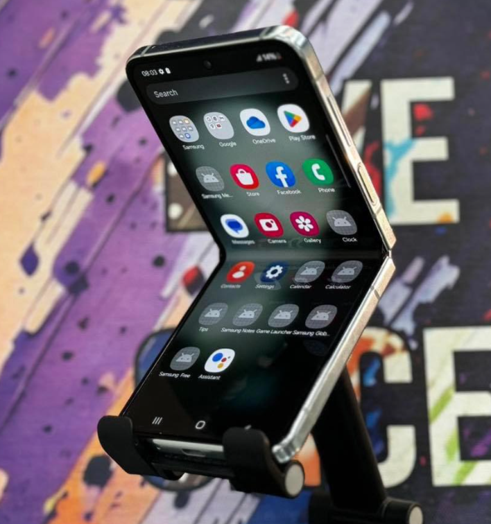 SAMSUNG GALAXY Z FLIP 5 (MINT)