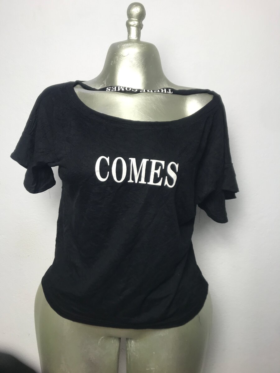 T-shirt noir femme "COMES"