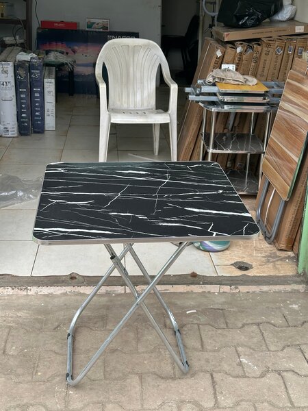 Table pliante marbre chic