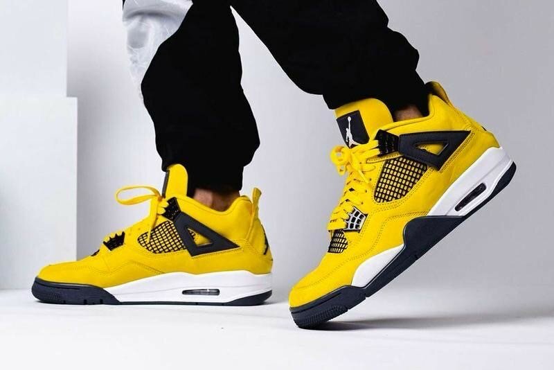 AIR JORDAN 4