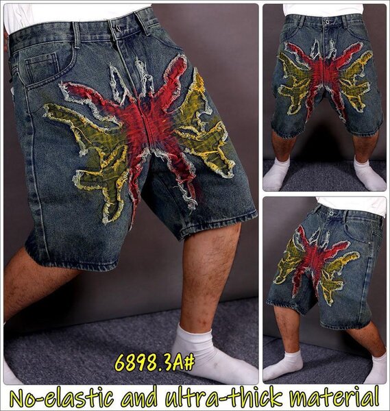 Shorts en jean motif graffiti